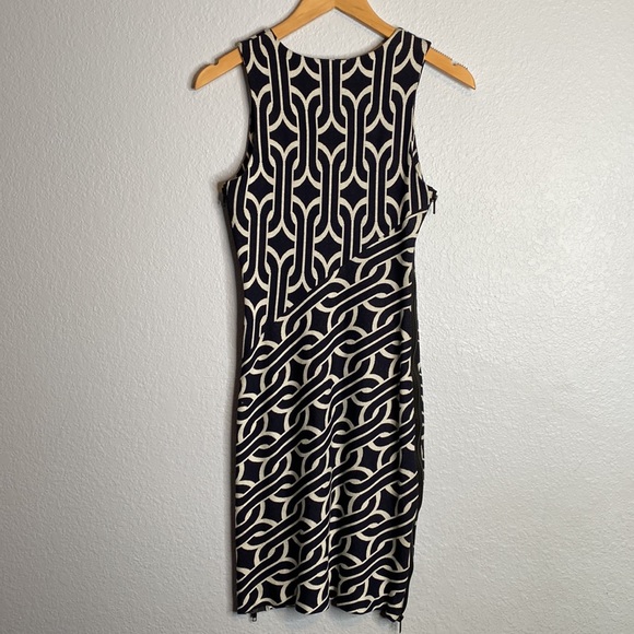 DVF dark navy and white geometric side zip bodycon dress size xs - Picture 6 of 8